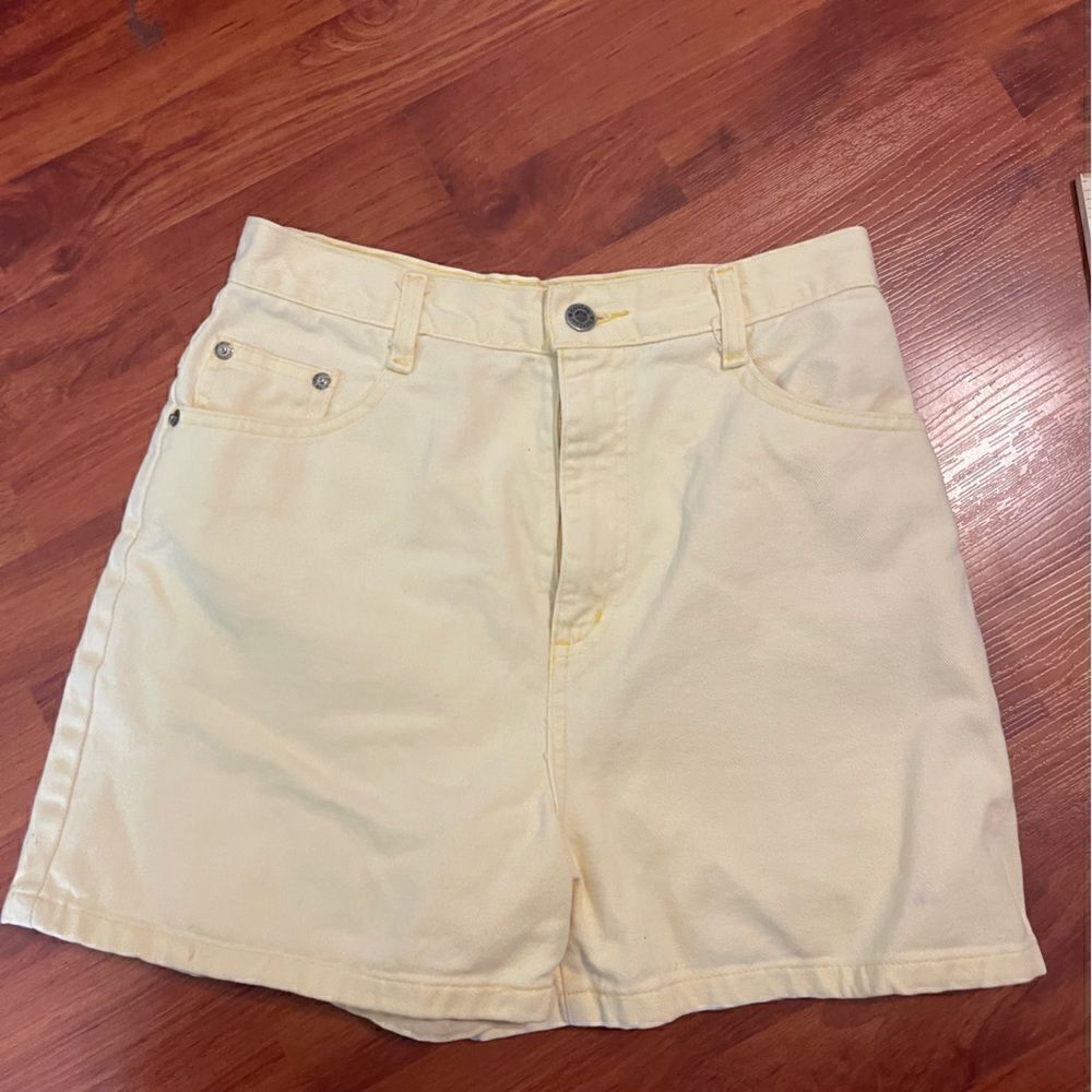 Vintage Bonjour Yellow high jean waisted shorts. Size 7/8